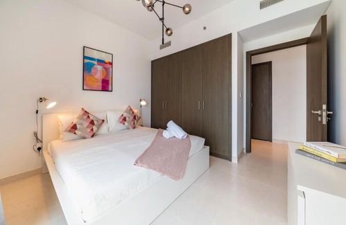 Dubai Apartment | Panoramic Burj Views - Lovely 3BR in Creek Harbour