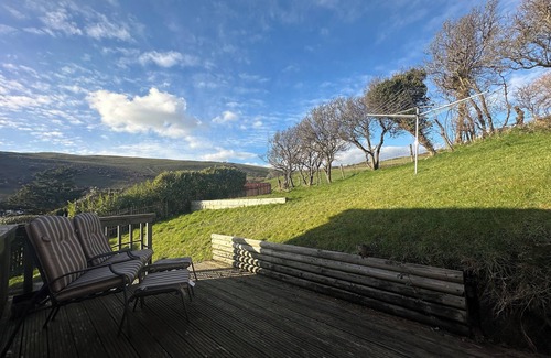 Aberdovey House | Panoramic estuary views - short walk to Aberdyfi village & its beautiful beach