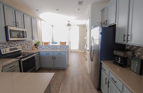 Jonestown Condo | Panoramic Lake Travis Escape – 3BR 3BA Unit w Lake View Balcony & Resort Pools