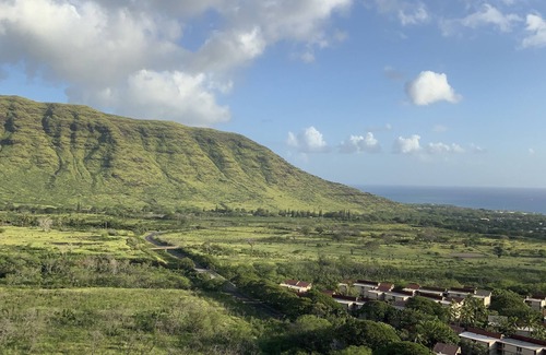 Makaha Condo | Panoramic Ocean/Mountain View Apartment
