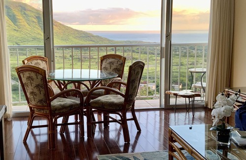 Makaha Condo | Panoramic Ocean/Mountain View Apartment