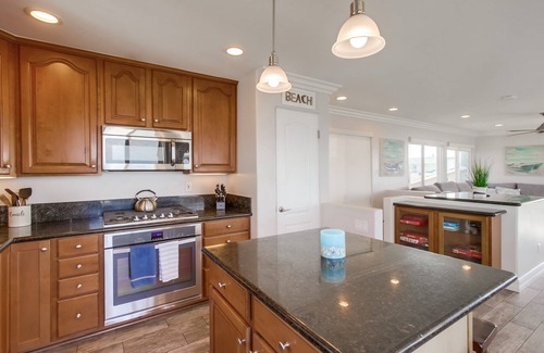 Mission Beach House | Panoramic Ocean View Huge Rooftop Deck - Sleeps 12
