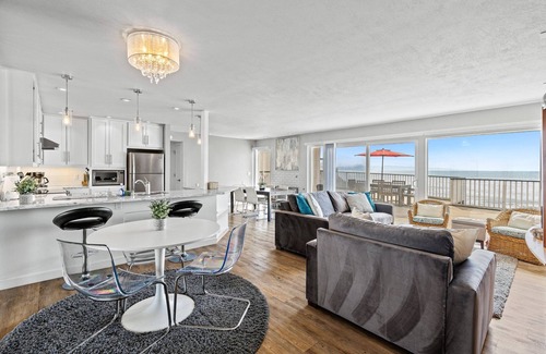 Rio del Mar House | Panoramic Ocean Views!
