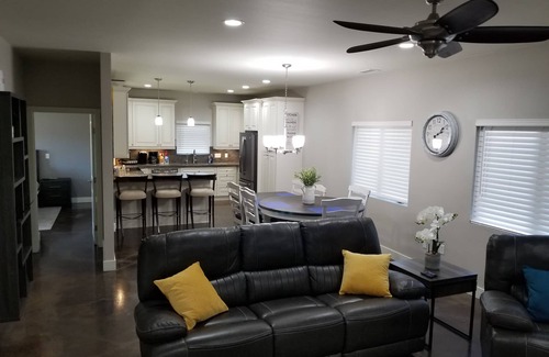 Flagstaff House | ⛰ Panoramic Peak Views. Stunning Sunsets. Long-stays welcome ⛰