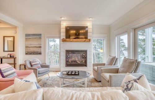 Lincoln City House | Panoramic Point