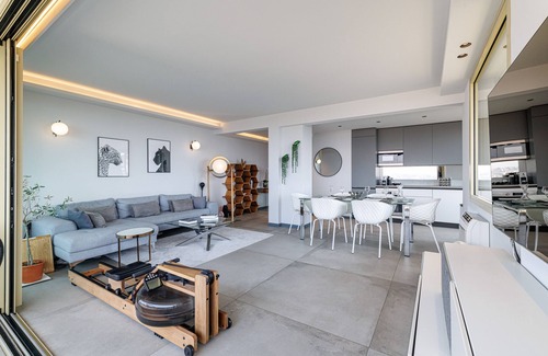 Mont Boron Apartment | Panoramic Sea View Top Floor Private Garage A/C