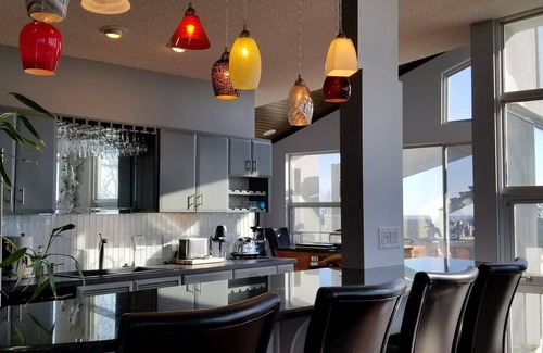 Hot Springs Village House | Panoramic Vistas Beautiful Contemporary Mountain Retreat for 1-8 Nature Lovers!