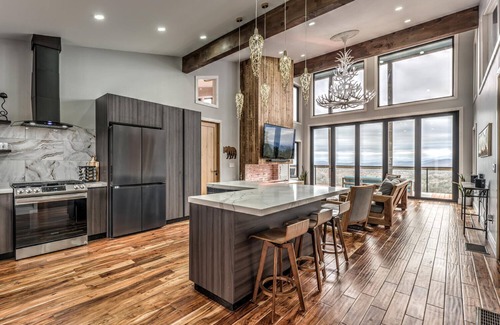 Morganton Ski Chalet | Panoramic Views from Modern Mountain Chalet close to Blue Ridge, GA.