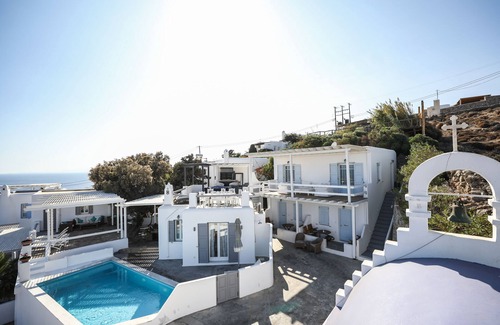 Psarou Villa | Panoramic Villa plus studios