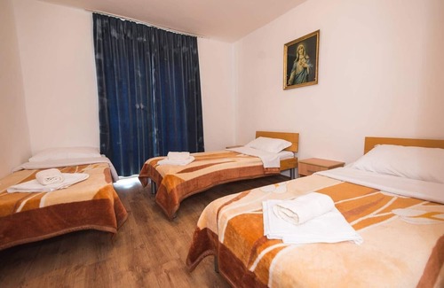 Medjugorje House | Pansion Kordić - Triple Room with Balcony