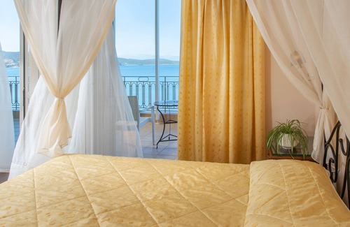 Gythio Hotel | Pantheon City Hotel