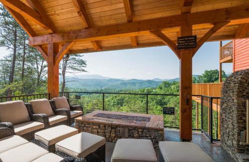 Gatlinburg - Pigeon Forge House | Papa Bear's Swimming Hole