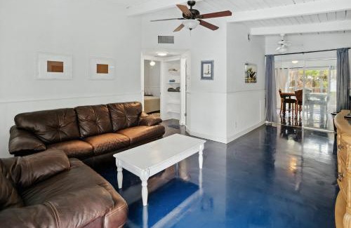 Madeira Beach Villa | Papa John's