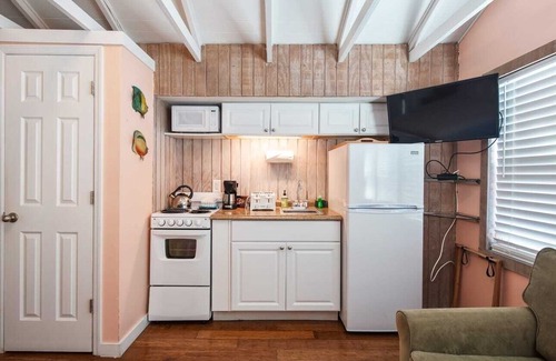 Old Town Apartment | Papa's Hideaway #2 - The Sun Also Rises