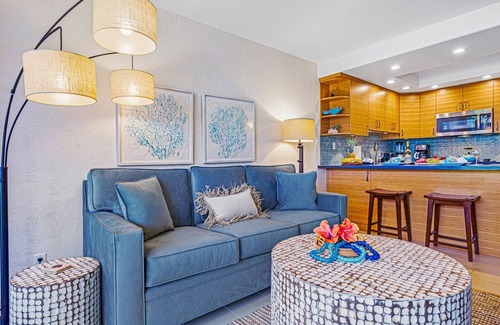 Honokowai Condo | Papakea Oceanview Studio 0 Bedroom Condo by RedAwning