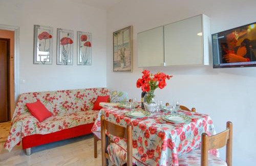Borghetto Santo Spirito Apartment | Papaveri sul Mare by Holiday World