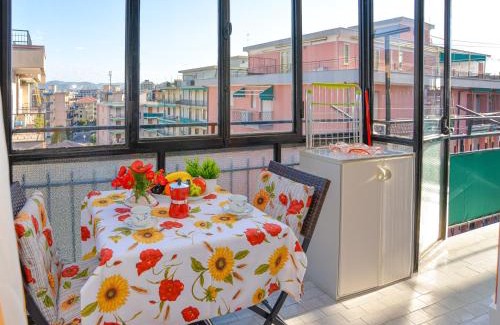 Borghetto Santo Spirito Apartment | Papaveri sul Mare by Holiday World