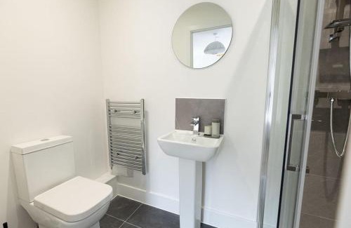 Hollow Meadows House | PAPER MILL - Experience the city and nature side of this stay!