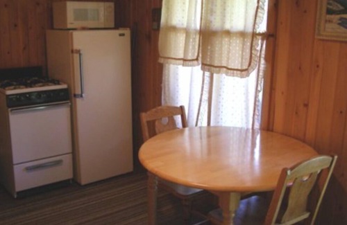 Drummond House | Papins Resort Little Cabin