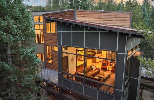 Copper Mountain House | Parade of Homes triple award winning estate, short WALK TO SLOPES, sprawling modern luxury!