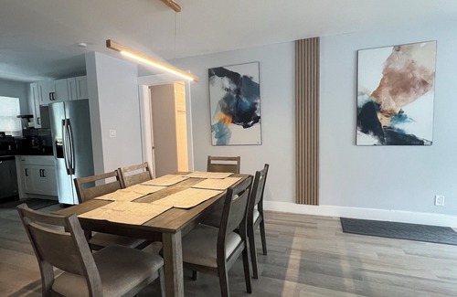 Flamingo Parks House | Paradise Awaits - Your Luxurious Getaway in West Palm Beach