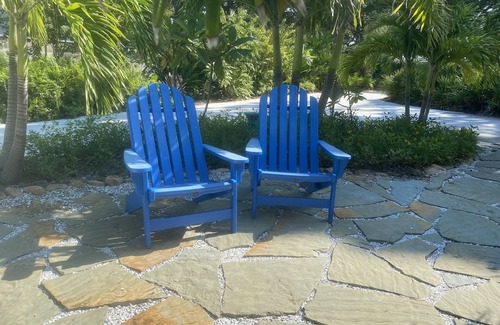 Seminole Apartment | Paradise Awaits at Adult Only “The Blue Room”