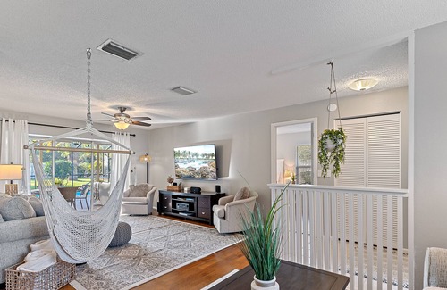 Pinecraft House | Paradise Awaits in Sunny Sarasota: 4BR, Pool, Lanai, TV: Gulfside Getaway