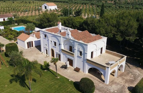 Casarano Villa | Paradise begins in front of a Salento beach.