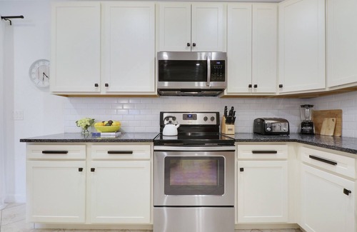 La Hacienda House | Paradise Breezes & Cottage House, Delray Beach