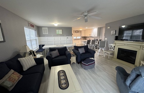 Wildwood Crest House | Paradise by the OceannSteps to best beach.Ocean Front pool. Private garage.