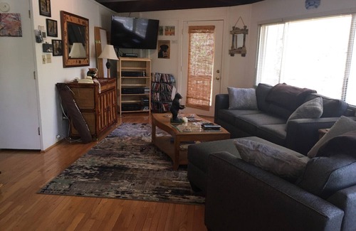 Boone Cabin | Paradise Cove - beautiful cozy cottage in the woods