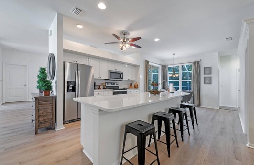 Central Naples House | Paradise Escape Luxury Pool w/Game Room Close to All! Minutes to Beach n