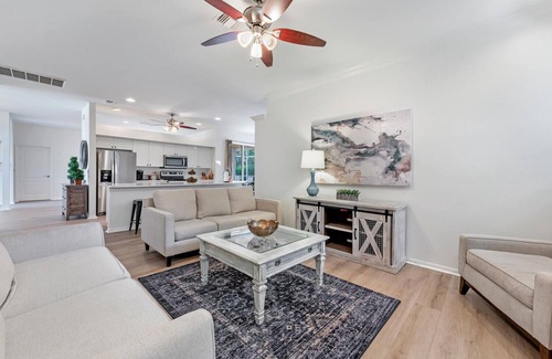 Central Naples House | Paradise Escape Luxury Pool w/Game Room Close to All! Minutes to Beach n