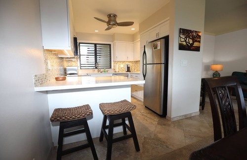 Wailua Condo | Paradise found-Ocean Front 2 Bdr-Bath-Lanais—Primary bedroom faces ocean FULL AC