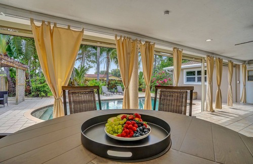 Emerald Hills House | Paradise Garden Retreat near Hard Rock + Heated Pool + BBQ