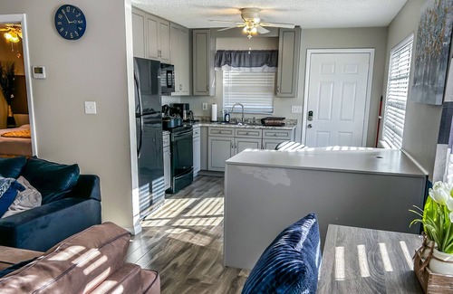 Edgewood House | Paradise in-law suite by universal