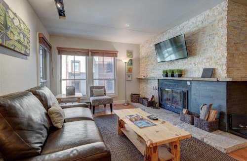 Peak 9 Apartment | Paradise Meadow by Ski Country Resorts