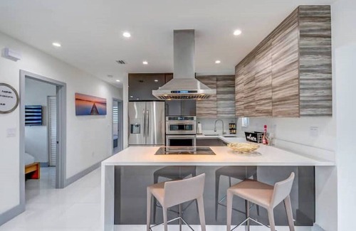 Coral Terrace House | Paradise Near MIA: Pool, BBQ & Playground