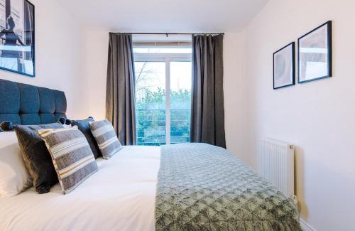 Coventry Apartment | Paradise Oasis - 2Bed Gem, Free Parking & Netflix, Near Centre