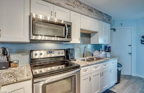 Saint James City Condo | Paradise on the water w/a pool & great fishing!