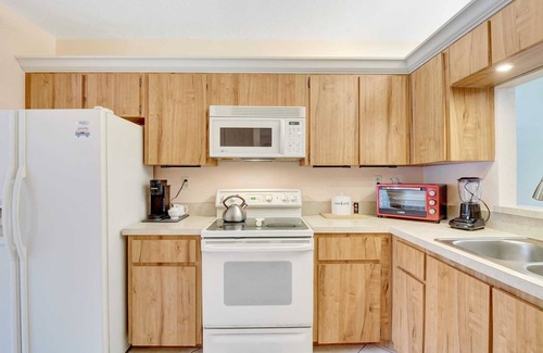 Kings Lake Condo | Paradise on the Lake: Kings Lakes of Naples, Florida