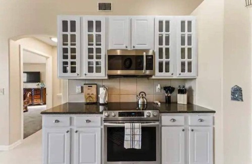 Southside House | Paradise Playhouse Sleeps 10 Arcade Poker Rm