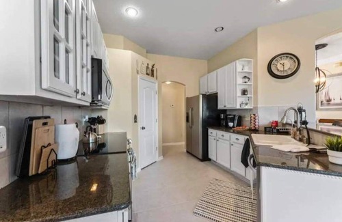 Southside House | Paradise Playhouse Sleeps 10 Arcade Poker Rm