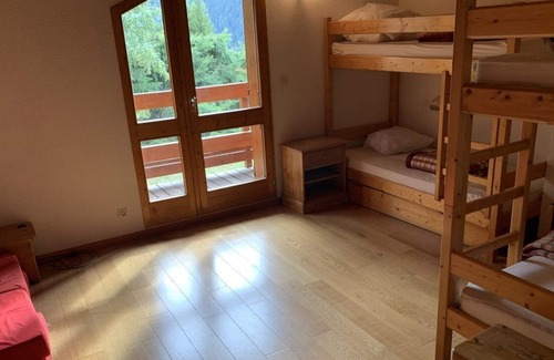 Plan Peisey Ski Chalet | Paradiski calm and closed to the slopes plan peisey
