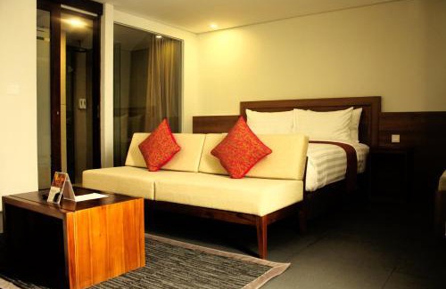 Batubelig Hotel | Paragon Hotel Seminyak