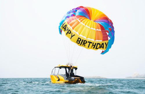 Dubai Marina Boat Rental | Parasailing boat