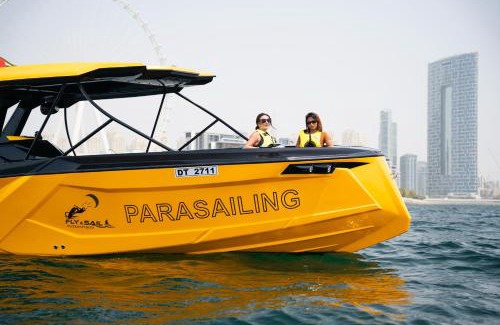 Dubai Marina Boat Rental | Parasailing boat