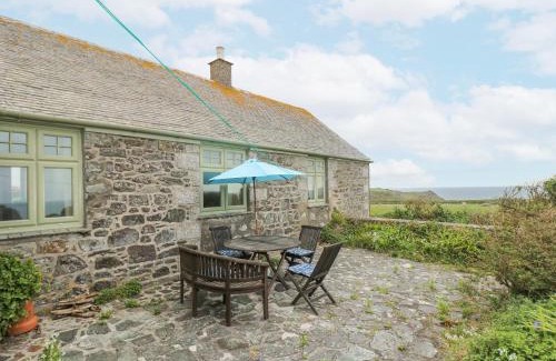 The Lizard House | Parc An Castle Cottage
