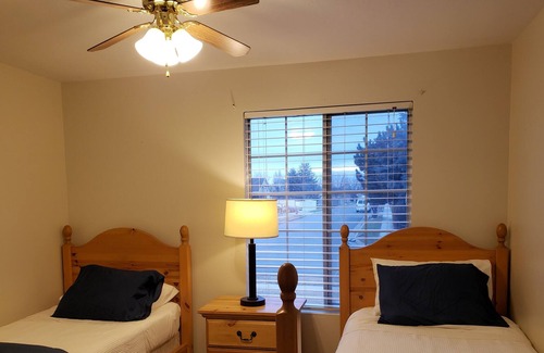 West Jordan House | PARDON OUR DUST DISCOUNT Entire spacious house 5 bedrooms, 3 baths, 2 kitchens