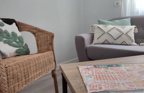 Old Town Apartment | Paredes 8